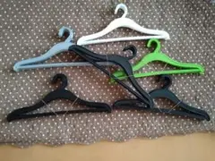 プラスチック製衣類ハンガーセット 32本入り