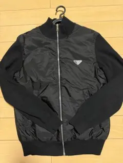 極美品】PRADA ナイロンジャケット スタジャン ブルゾン 2024AW - メルカリ