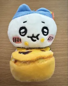 エッグタルトを持った笑顔のちいかわ　マカオ　限定