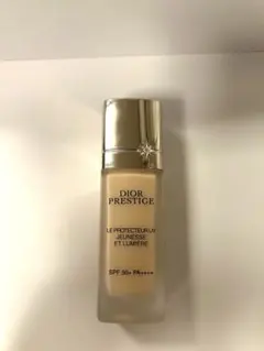 ディオールプレステージホワイト　ル　プロテクターUVルミエールBB01