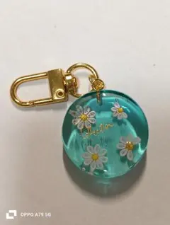 青い花柄樹脂チャーム レジンキーホルダー