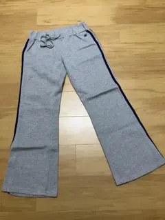 New Balance グレー スウェットパンツ