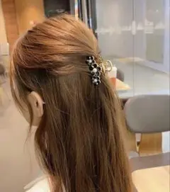 美品　ヘアクリップ フラワー ブラックM パール 花柄 髪飾り ヘアアレンジ 黒