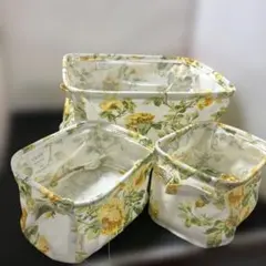 (12-50)ローラ　アシュレイ　花柄布製バスケット3個セット