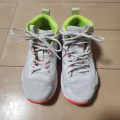 バスケットボールシューズ ASICS　ノヴァサージ 3 GS