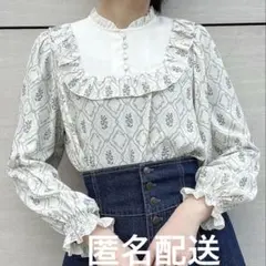 [匿名配送]ヨーク切替フラワータイル柄ブラウスのサムネイル