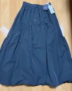 タグ付き新品未使用　 バルーンロングスカート 薄灰　Mサイズ