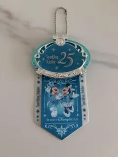 美品　ディズニーシー　25周年　キーホルダー バッジリボンのサムネイル