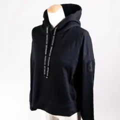 ブラック パーカー