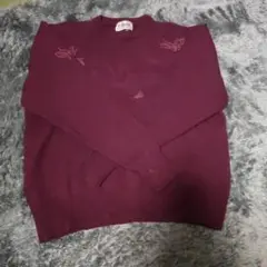 【ウール100% セーター】 赤 紫 ワインレッド ボルドー 長袖 刺繍ニット