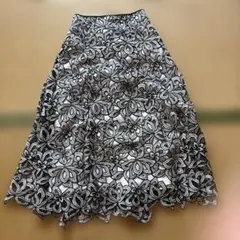 花柄刺繍 フレアロングスカート サイズ1のサムネイル