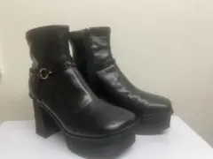 HARE ガラソールチャンキーブーツ ブラックのサムネイル