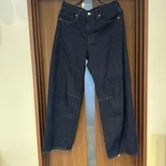 GU バレルレッグジーンズ