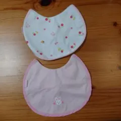 ウサギと花柄のスタイ2枚セット