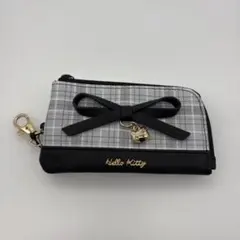 新品未使用　Hello Kitty チェック柄キーケース