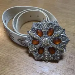 ビーズ装飾ホワイトレザーベルト