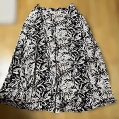Eluraモノトーン 花柄 フレアロングスカート