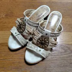 Item thumbnail for item e4b9c455-8c23-4224-bb29-62f22dfad41b