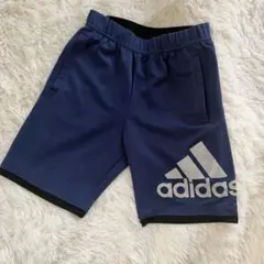 adidas ネイビー ハーフパンツ　150
