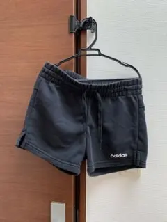 adidas ショートパンツ 黒 Sサイズ　キッズ130-150くらい