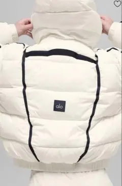 週末SALE★新品未使用品！！"Alo Yoga"ダウンジャケット ホワイトのサムネイル