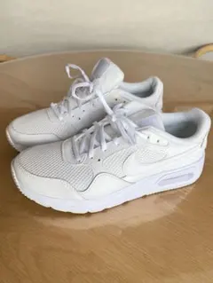 NIKE ホワイト スニーカー　ナイキ　エア