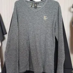 週末限定値下げ。KARL KANI グレー Vネックニット Mのサムネイル