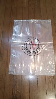 MONCLER ロゴ入りショップ袋