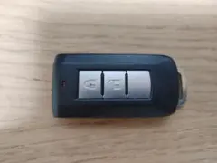 三菱自動車 純正 キーレスエントリー スマートキー 2ボタン 在15のサムネイル