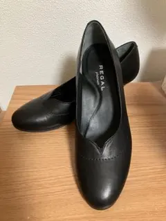 REGAL platinum ブラック パンプスのサムネイル