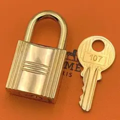 HERMES カデナ 120番 鍵のみ 保存袋付き 2個セット HERMES 【美品-良品】エルメス カデナ 鍵 120番 革紐 バーキン