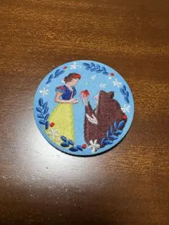Disney characters 刺繍缶バッジ