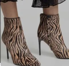 【お値下げ】新品　Alice and Olivia ゼブラ柄ショートブーツ