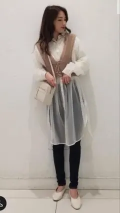 【美品】GU 2WAYニットビスチェQ M ベージュ 春夏レイヤード 重ね着