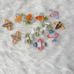 宇宙・食べ物モチーフ 刺繍 ワッペン12個セット