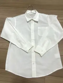 【美品】キッズ　130センチ　ホワイト　長袖シャツ 胸ポケット付き