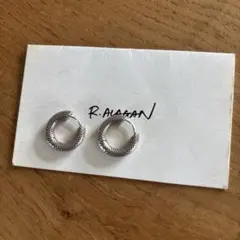 r.alagan TINY DOT HOOPSピアスのサムネイル