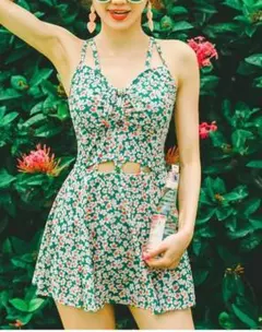レトロ小花柄 ワンピース水着 グリーン カットアウト バックデザイン