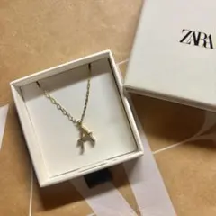 * ZARA イニシャル A ネックレス ゴールド