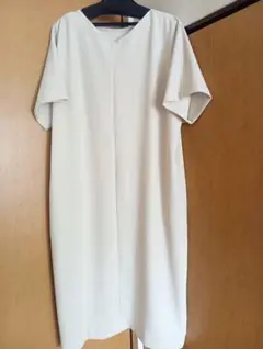 【新品】 COMME CA ISM　ワンピース ベージュ