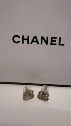 CHANEL ノベルティピアス CCマーク シルバー - メルカリ