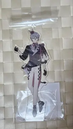 GWお値下げ中】いれいす 初兎 アクスタ スーツ - メルカリ