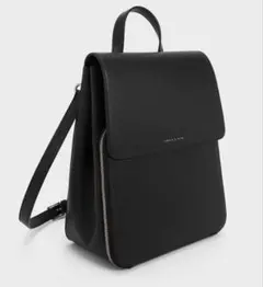 CHARLES & KEITH フロントフラップストラクチャーバッグパ