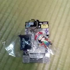 ワンピース　連結できる海賊旗＆フィギュアストラップvol.3　ロジャー