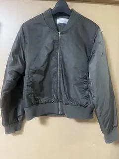 ボンバー ブルゾン