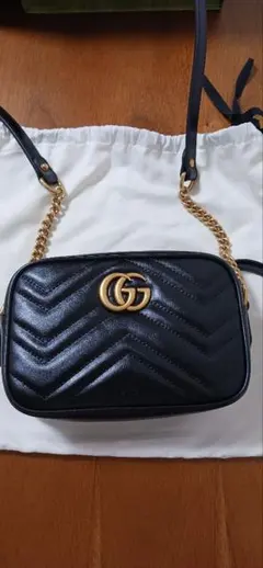 GUCCI ブラックレザー ショルダーバッグ