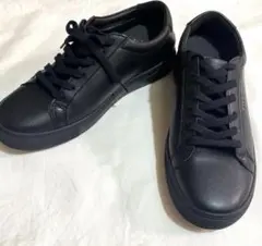 美品　FILLIN CLASSIC BLACK 黒 スニーカー　人気 レザーのサムネイル