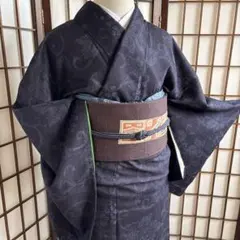 本場真綿結城紬 80亀甲 花唐草模様 証紙付 濃紺色 K-4734 - メルカリ