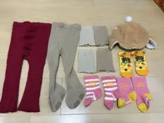 赤いレギンスとタイツ、靴下・帽子セット　まとめ売り　保育士園着