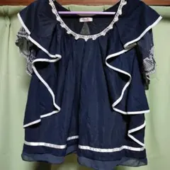 axes femme 藏青荷葉邊上衣